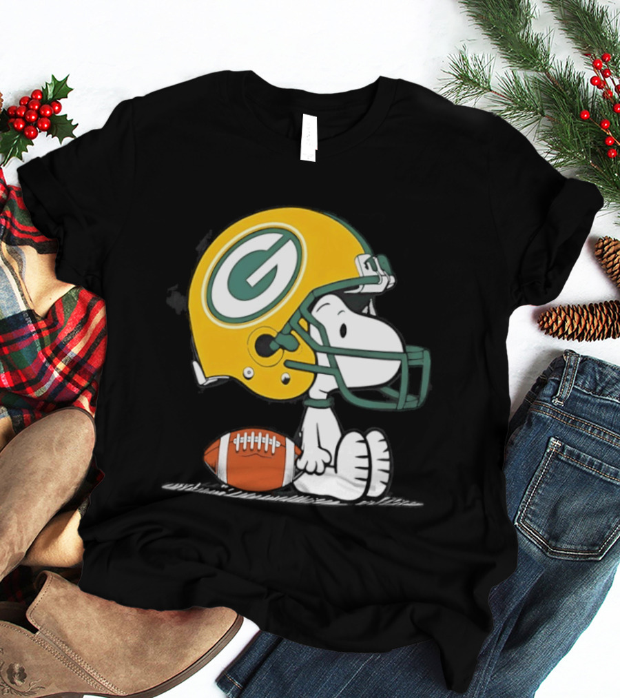 Snoopy Green Bay Packers Football Helmet Collaboration With Peanuts T-Shirt