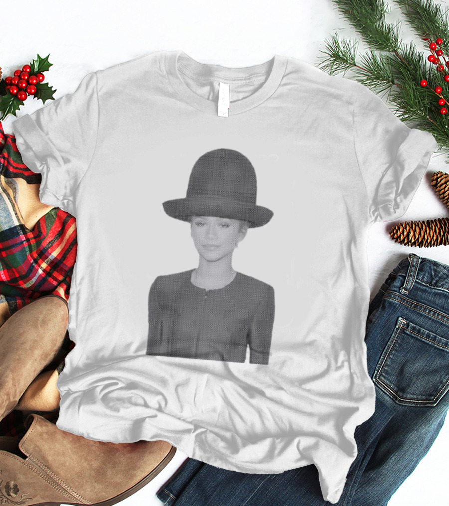Zendaya Halftone Minimalist Style Fashion Influence T-Shirt