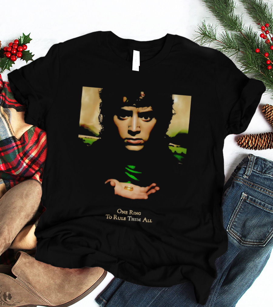 Elijah Wood One Ring To Rule Them All Lord Of The Rings Face Hands Gold Band T-Shirt