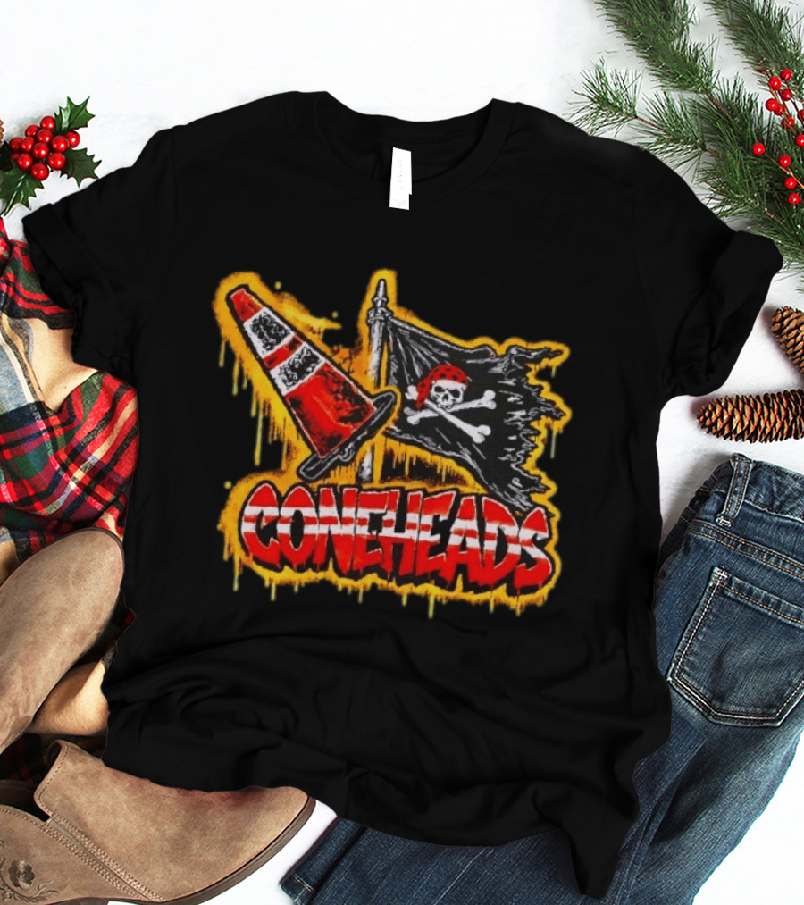 Coneheads Skull And Crossbones Pirate Flag Traffic Cone T-Shirt