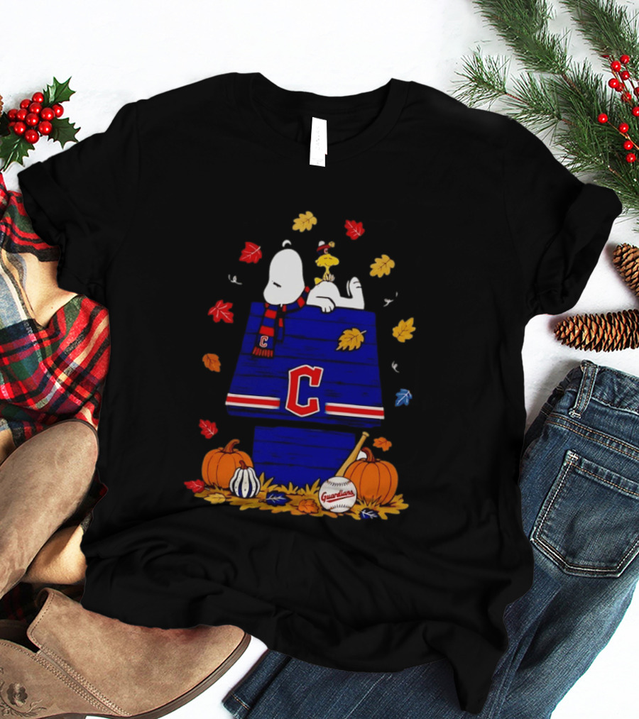 Snoopy Woodstock Cleveland Guardians Fall Baseball Pumpkins Autumn Leaves T-Shirt