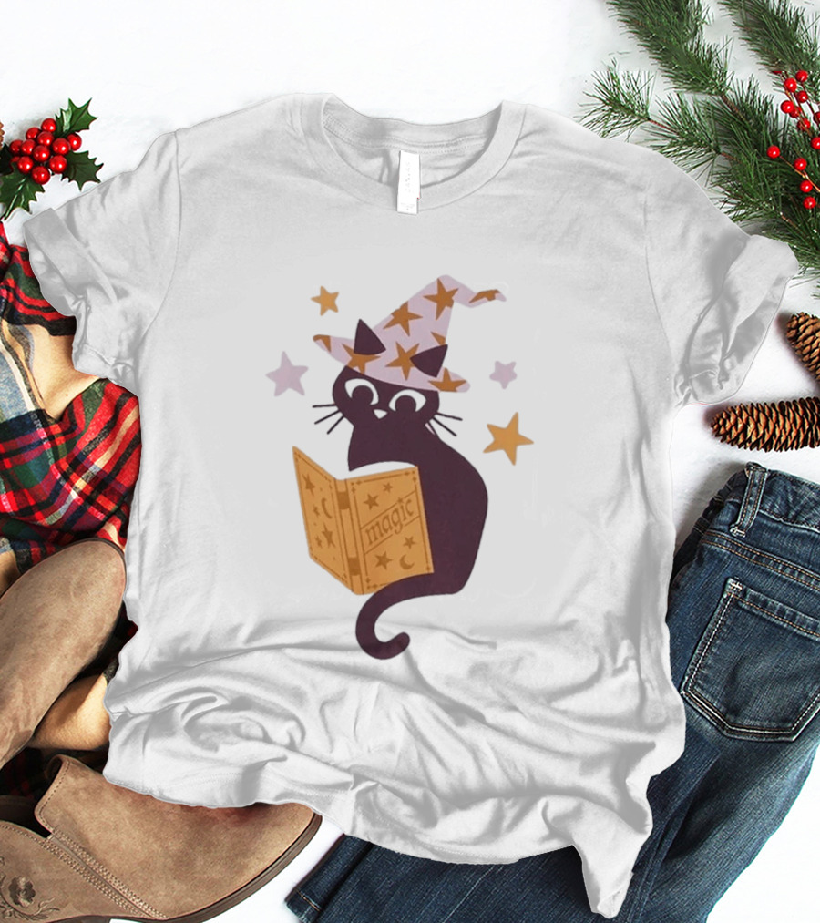 Magic Cat In Witch Hat Reading Spell Book With Stars T-Shirt