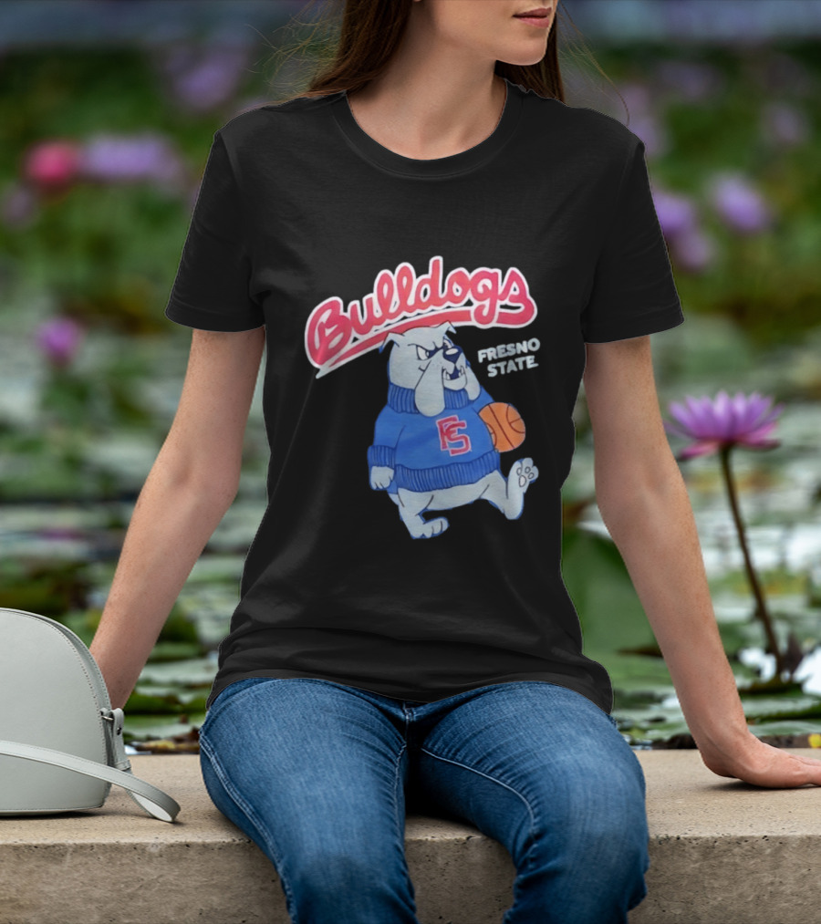 Fresno State Bulldogs Mascot With Basketball And Sweater T-Shirt