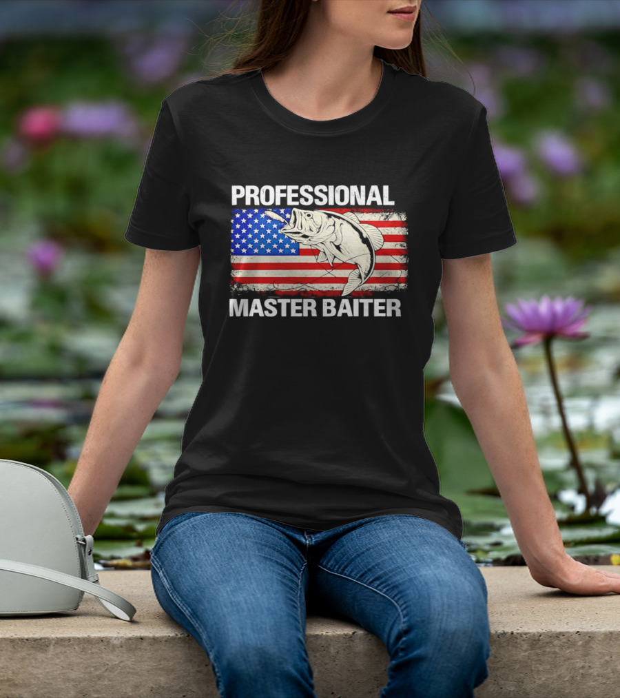 Professional Master Baiter Distressed American Flag Fishing USA Flag T-Shirt
