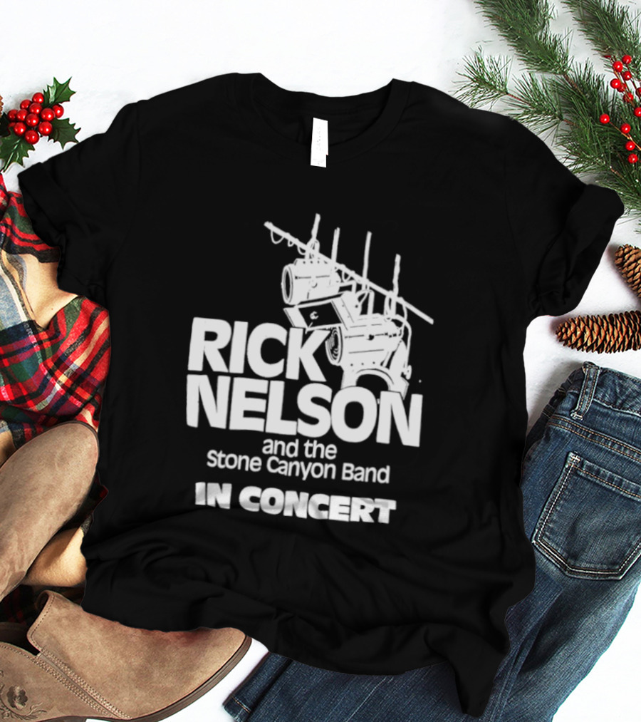 Rick Nelson And The Stone Canyon Band In Concert Trắng Trên Nền đen Dàn đèn Sân Khấu T-Shirt