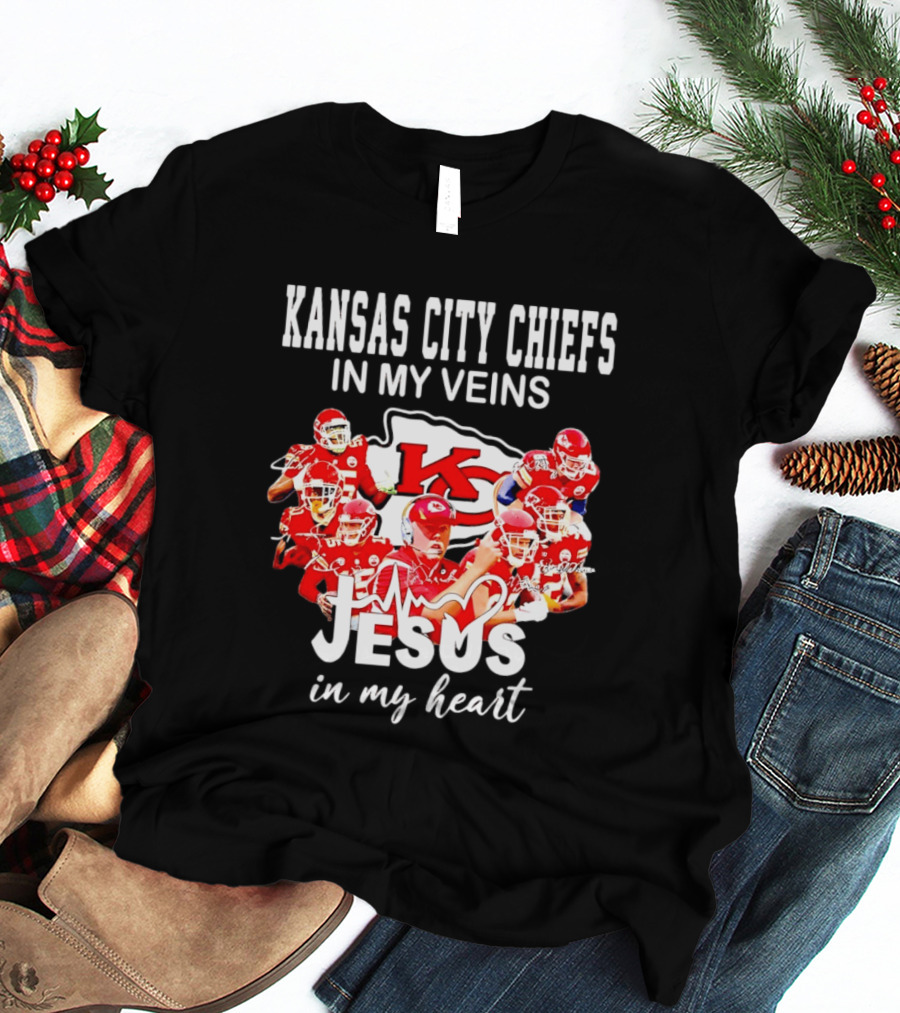 Kansas City Chiefs In My Veins Jesus In My Heart Football Fans T-Shirt