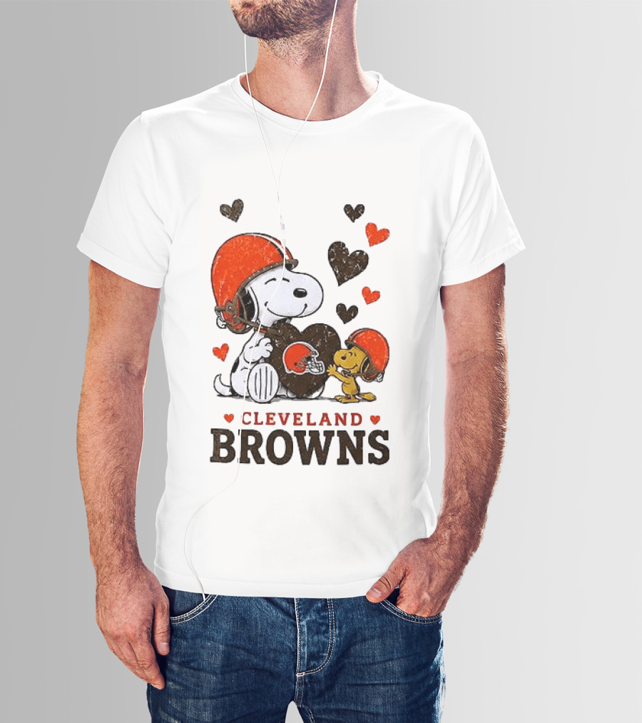 Cleveland Browns Peanuts Snoopy Woodstock Heart Helmets Love T-Shirt