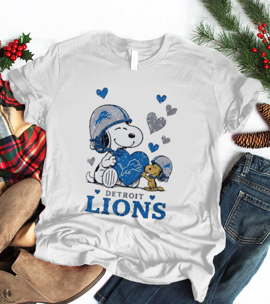 Detroit Lions Peanuts Snoopy Woodstock Heart Helmets Love T-Shirt