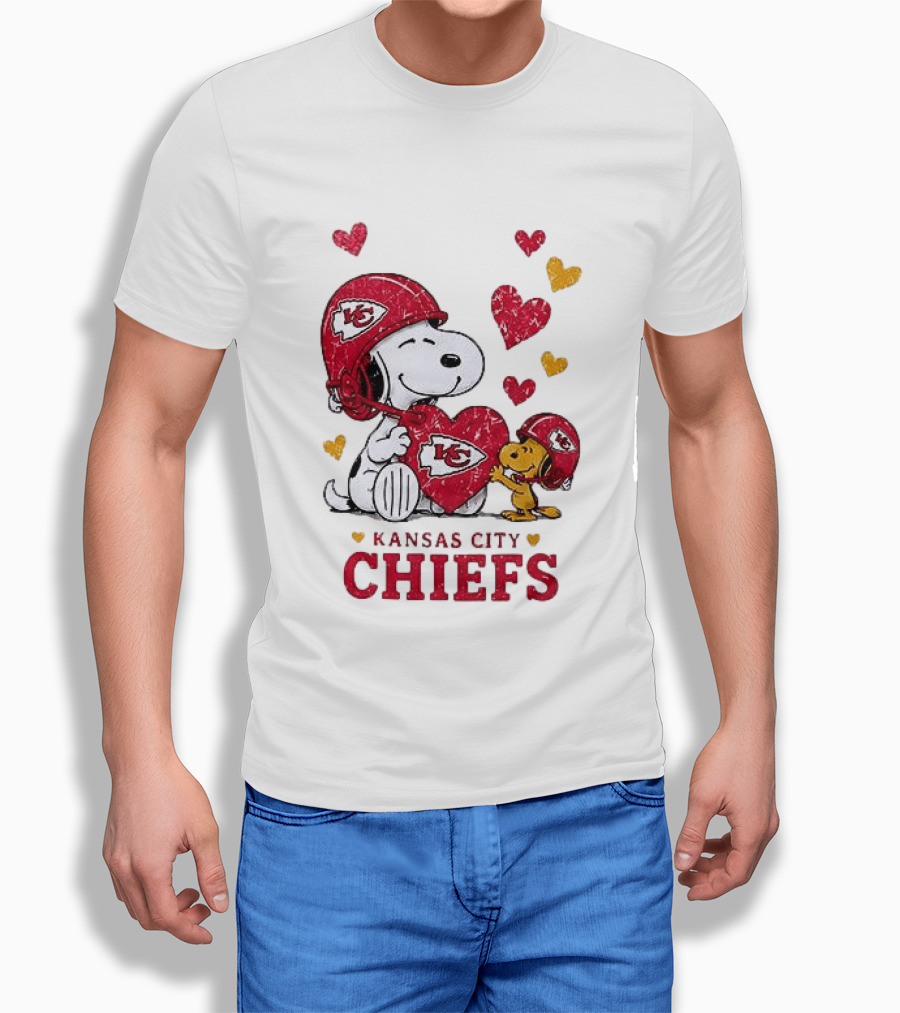 Kansas City Chiefs Peanuts Snoopy Hearts And Laughter T-Shirt
