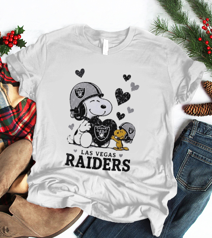 Las Vegas Raiders Peanuts Snoopy Woodstock Love And Laughter Hearts T-Shirt