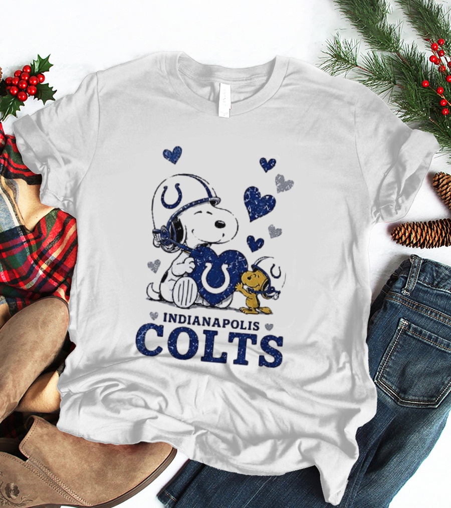 Indianapolis Colts Peanuts Snoopy Woodstock Love Hearts T-Shirt