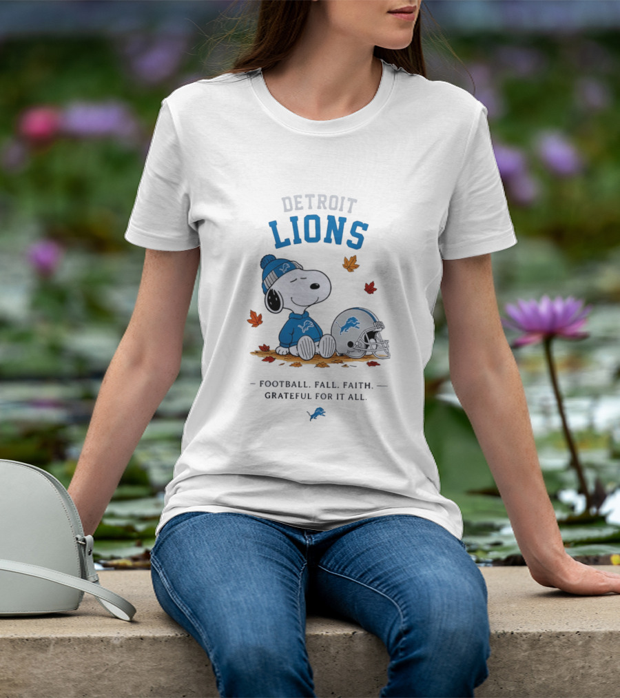 Detroit Lions Snoopy Football Fall Faith Grateful For It All Leaves Helmet T-Shirt