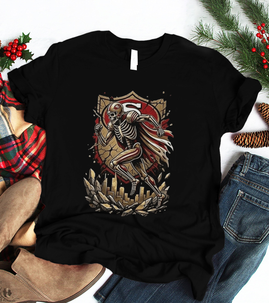 San Francisco 49ers Skeleton Runs In My Blood Football Skyline Shield T-Shirt