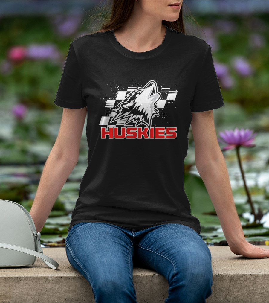 Huskies Howling Checkered Racing Flag T-Shirt