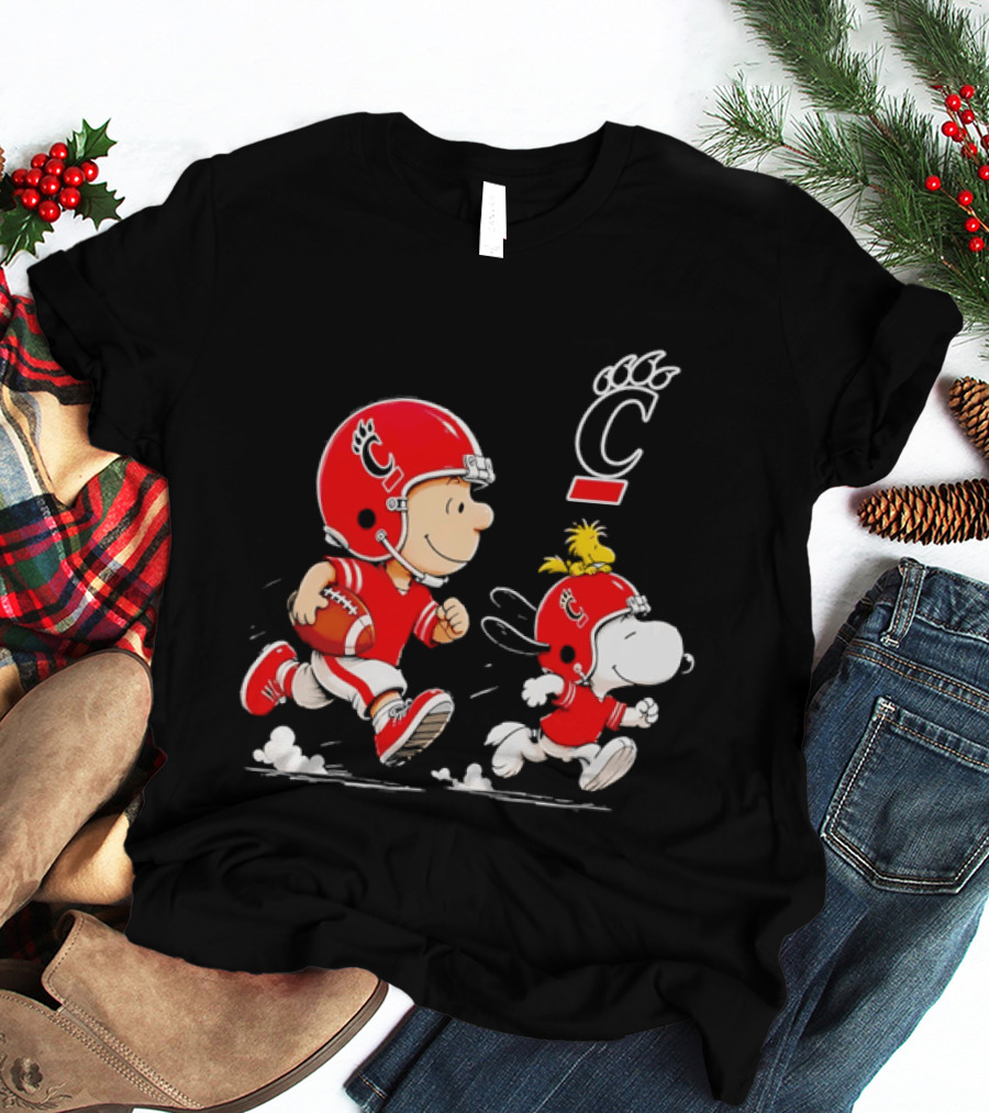 Charlie Brown Snoopy Cincinnati Bearcats Football Running T-Shirt