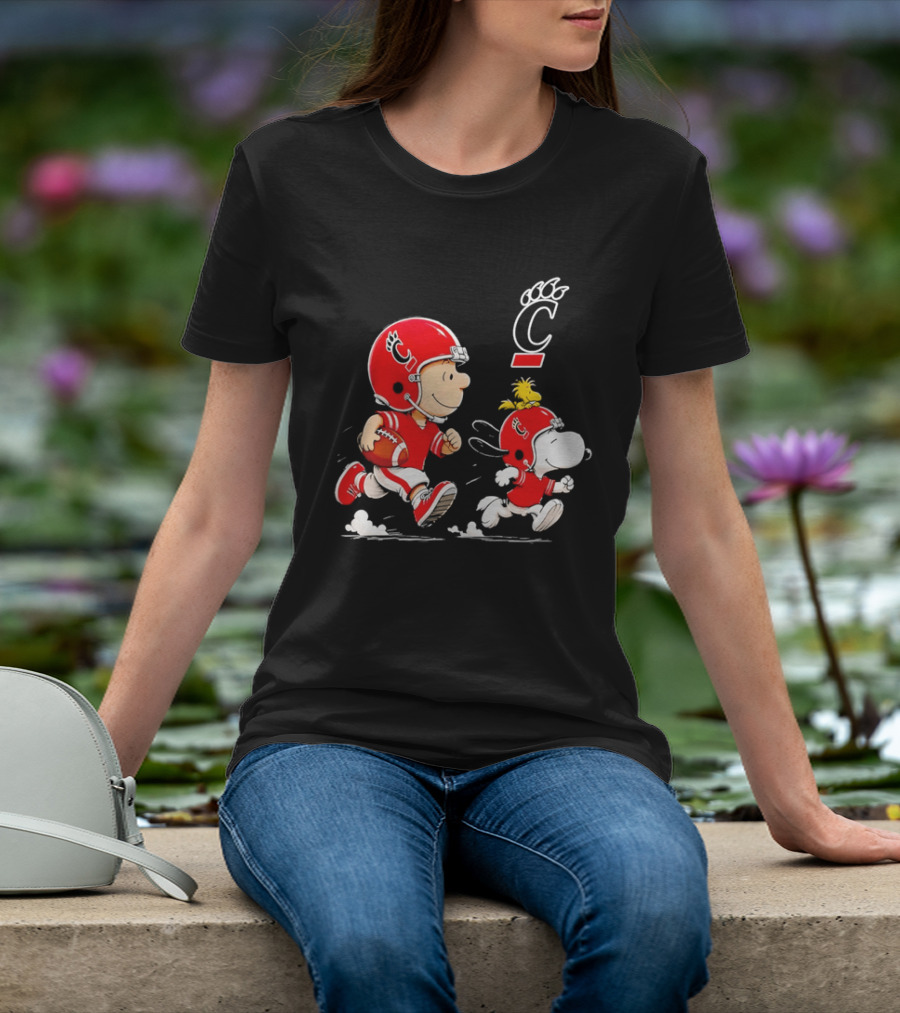 Charlie Brown Snoopy Cincinnati Bearcats Football Running T-Shirt