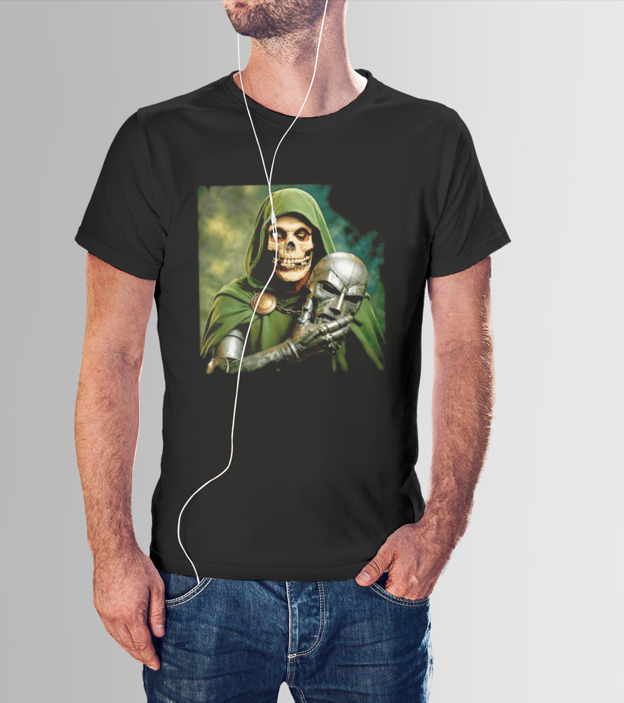 Doctor Doom Skull Face Holding Mask Supervillain Marvel T-Shirt