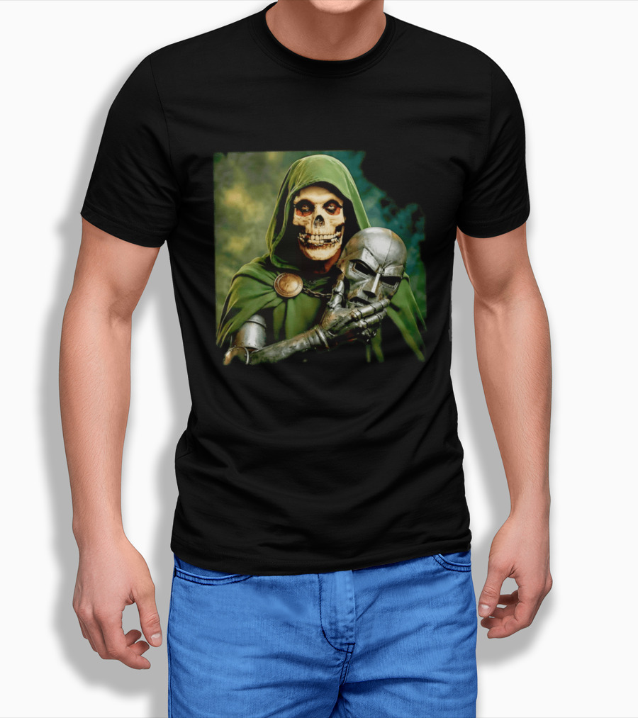 Doctor Doom Skull Face Holding Mask Supervillain Marvel T-Shirt