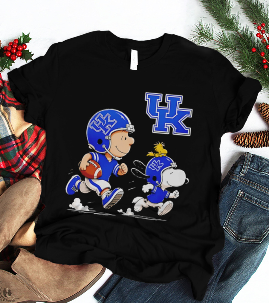 Peanuts Charlie Brown Snoopy University Of Kentucky Football Running UK T-Shirt