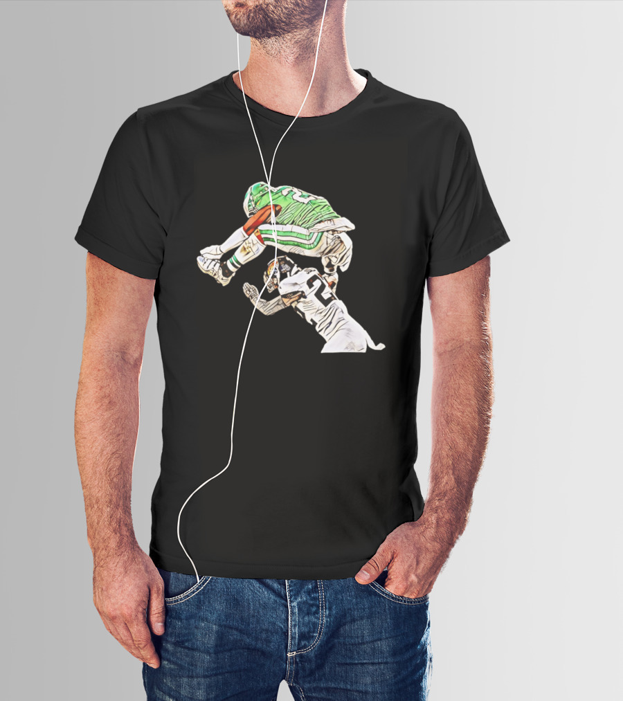 Saquon Barkley Hurdle Backwards Jump Over Defender In Green And White Jersey T-Shirt
