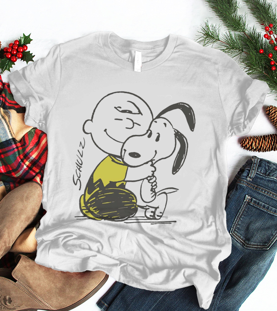 Schulz Charlie Brown Snoopy Hugging Classic Peanuts Friendship T-Shirt