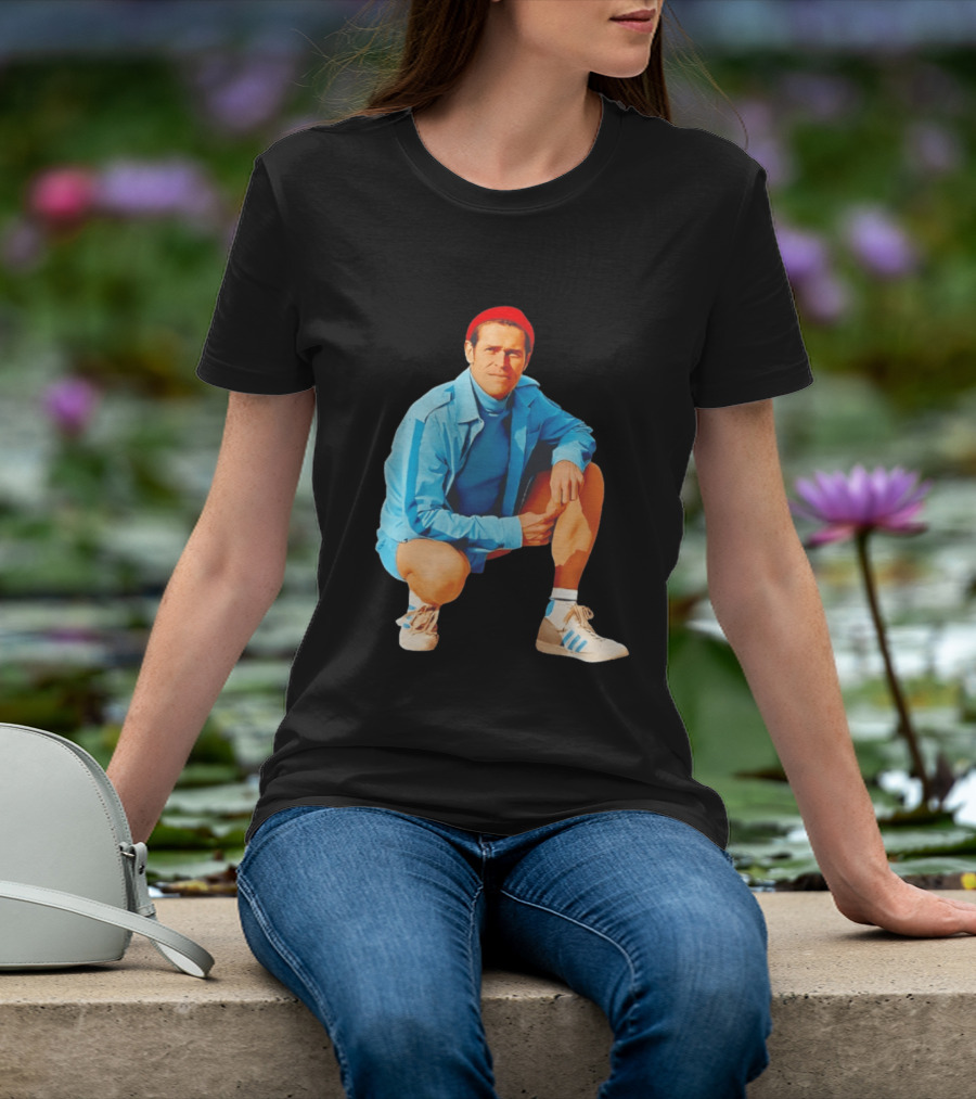 Willem Dafoe Meme Red Beanie Blue Tracksuit Squatting Pose T-Shirt