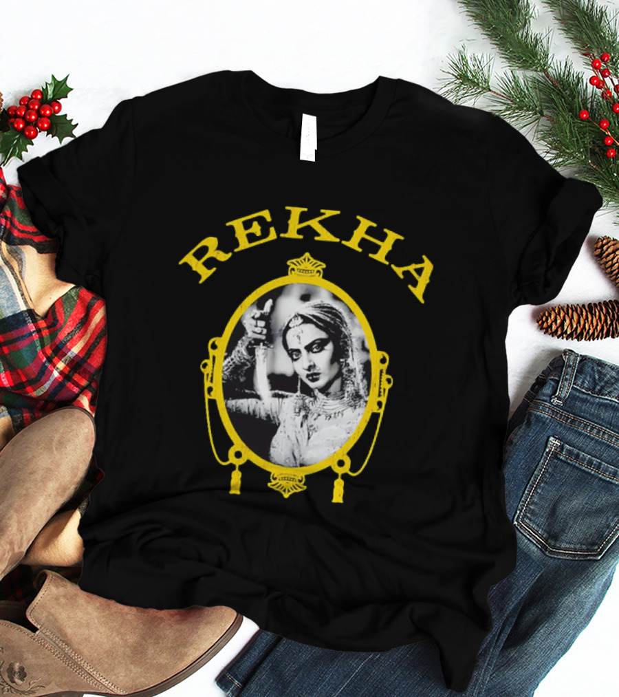 REKHA Diva Holding A Dagger T-Shirt