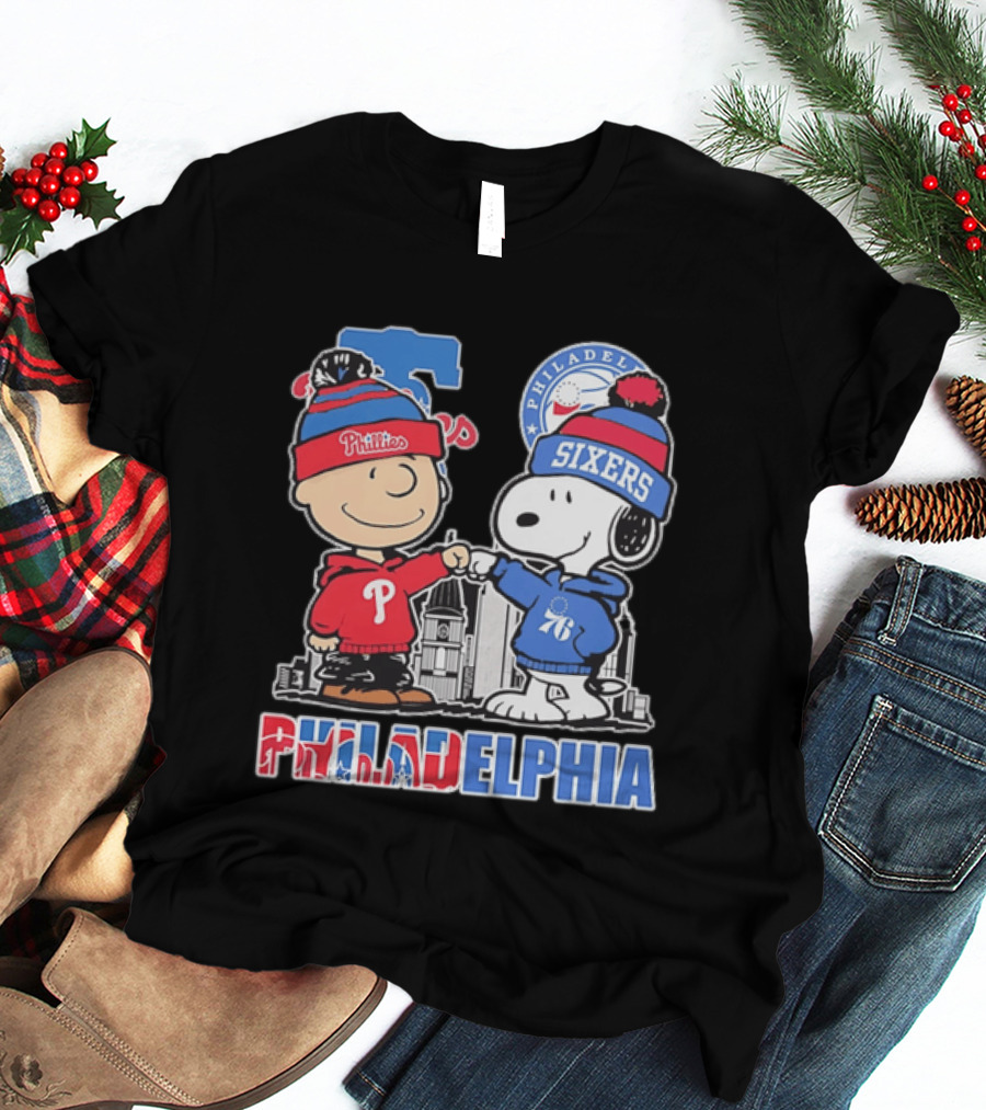 Charlie Brown And Snoopy Fist Bump Phillies Sixers Philadelphia T-Shirt