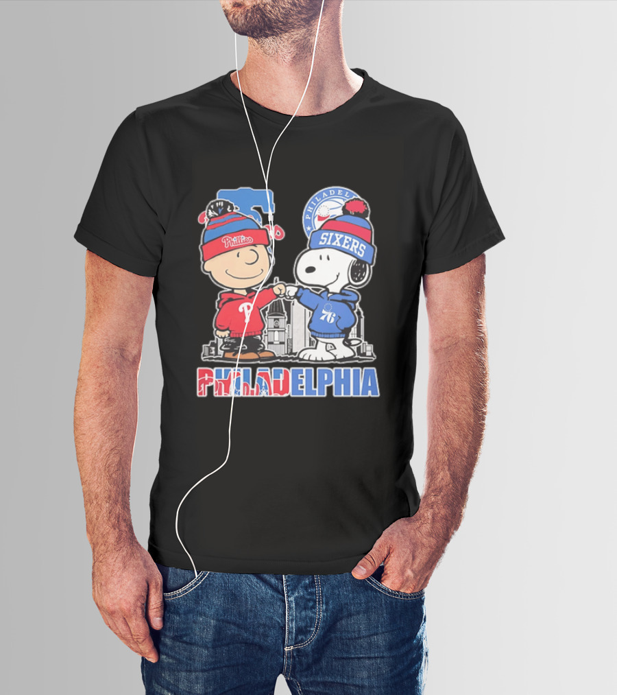 Charlie Brown And Snoopy Fist Bump Phillies Sixers Philadelphia T-Shirt