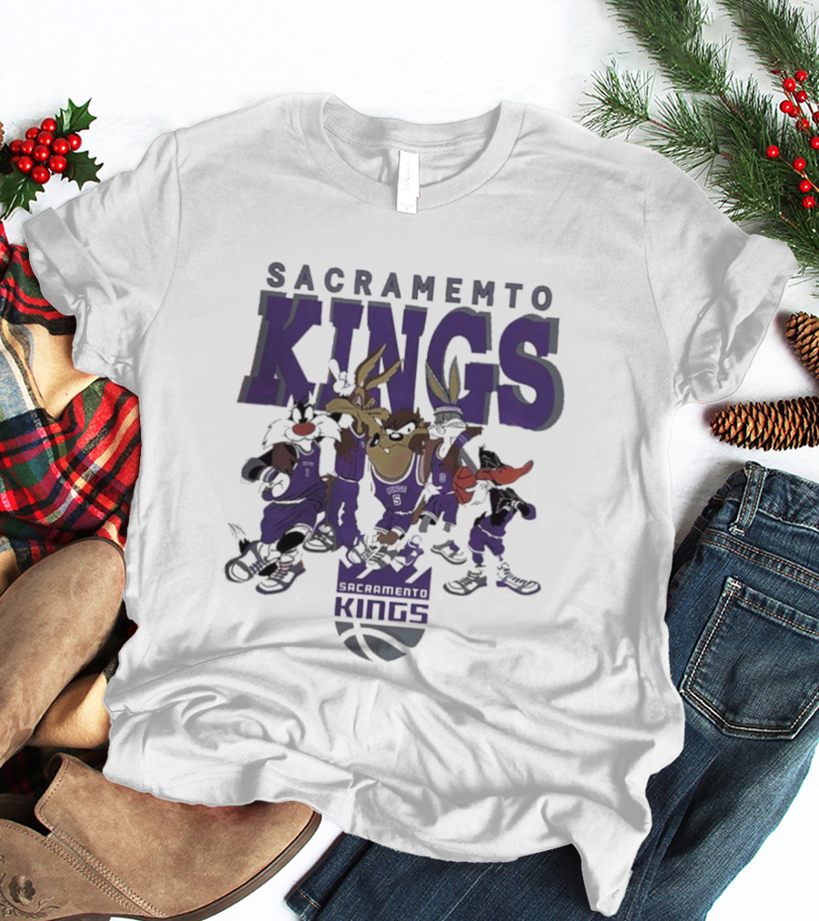 Sacramento Kings Looney Tunes Characters NBA Basketball Team T-Shirt
