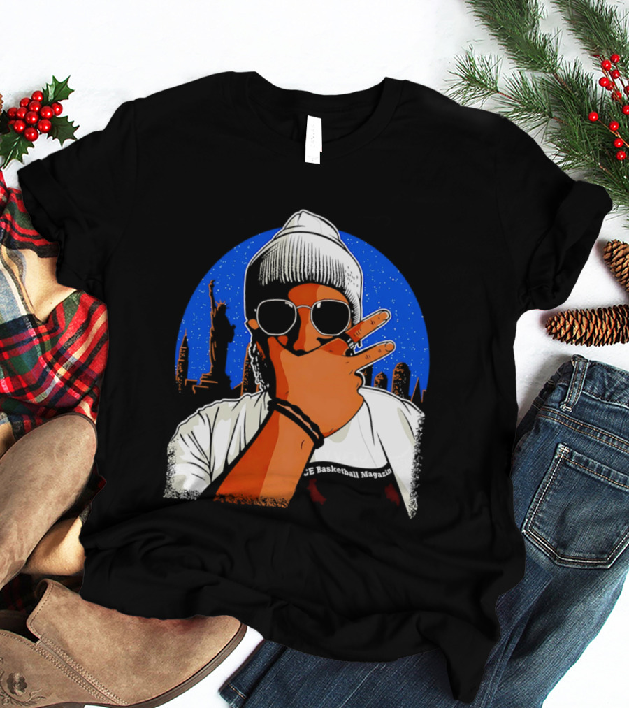 CE Basketball Magazin NYC Skyline Statue Of Liberty Statue Peace Sign T-Shirt