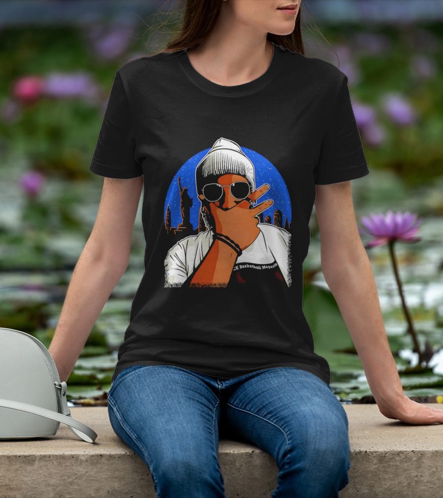 CE Basketball Magazin NYC Skyline Statue Of Liberty Statue Peace Sign T-Shirt