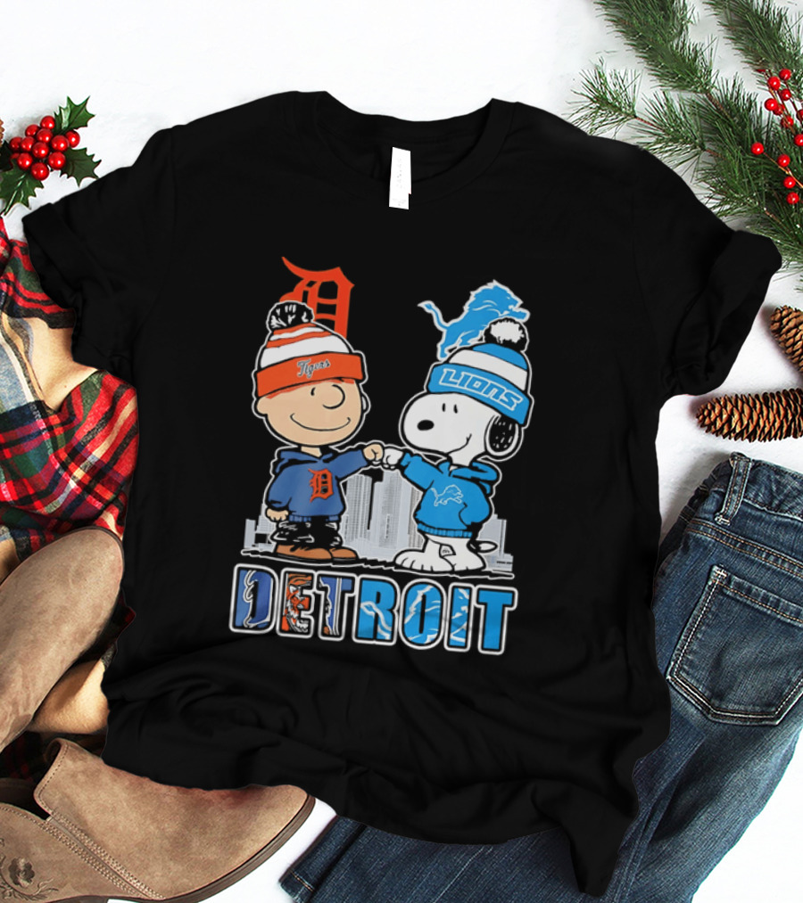 Charlie Brown Snoopy Detroit Tigers Lions Fist Bump Peanuts T-Shirt
