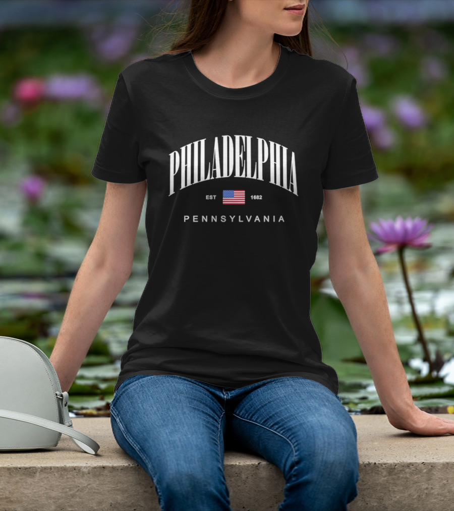 PHILADELPHIA EST 1682 USA Flag Pennsylvania T-Shirt