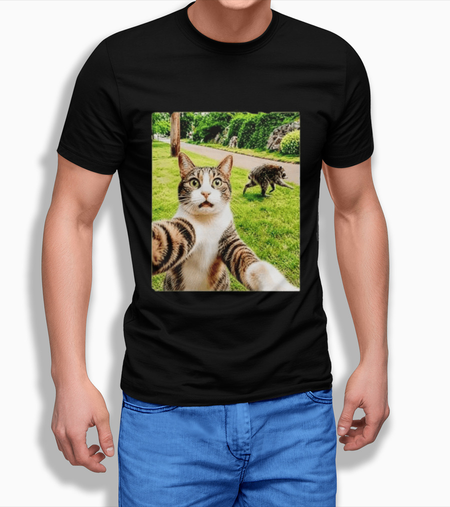 Shocked Face Tabby Cat Taking Selfie With Running Raccoon On Lawn Road T-Shirt