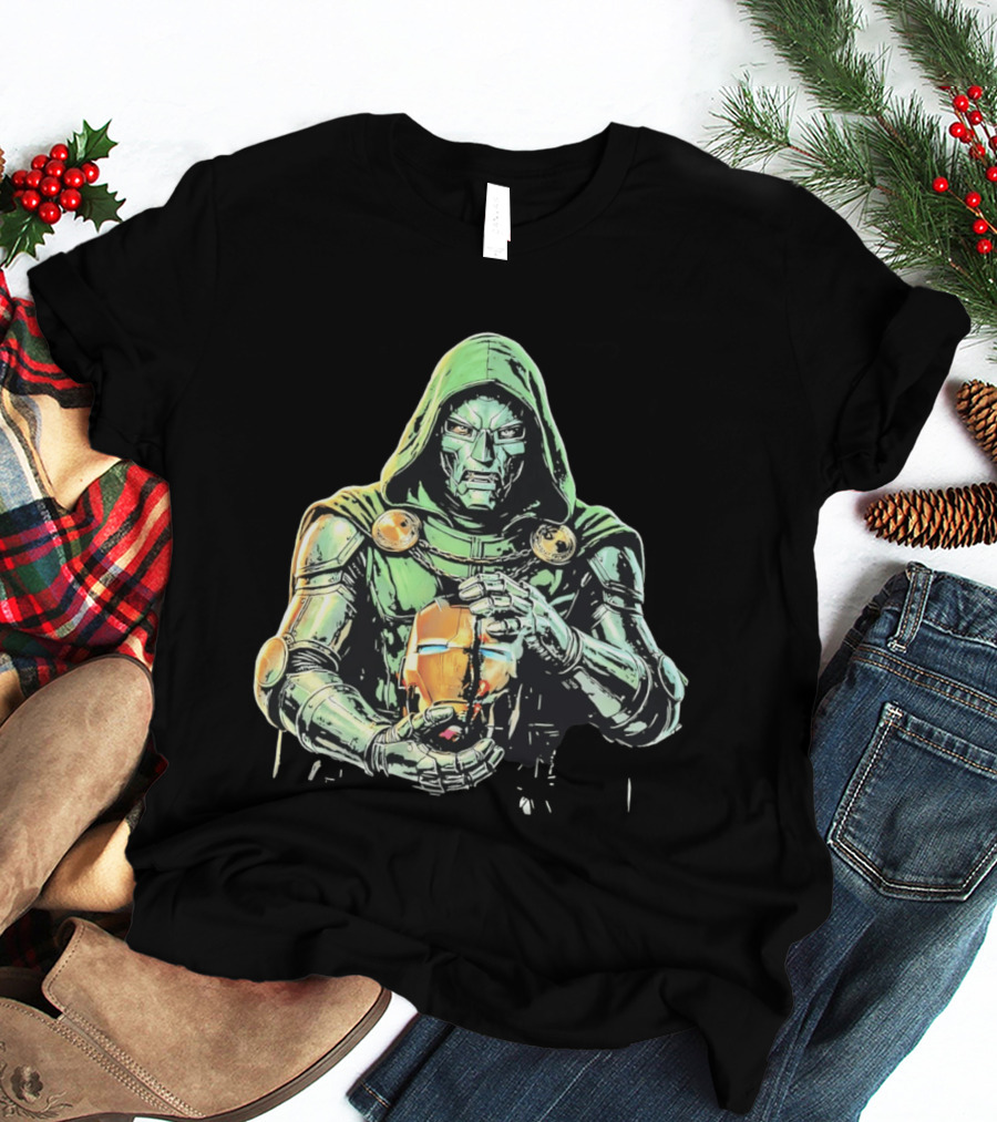 Doctor Doom Marvel Holding Broken Iron Man Mask Iconic Showdown T-Shirt