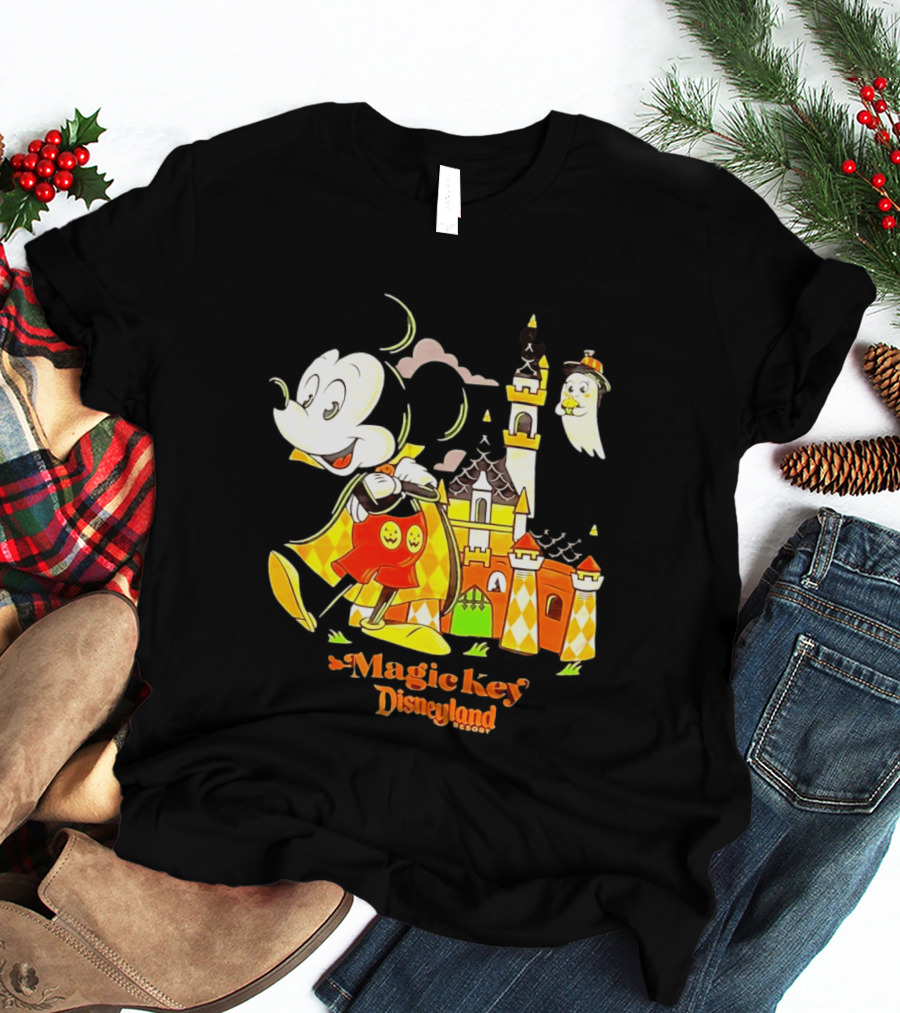 Mickey Mouse Magic Key Disneyland Resort Halloween Castle Ghost T-Shirt