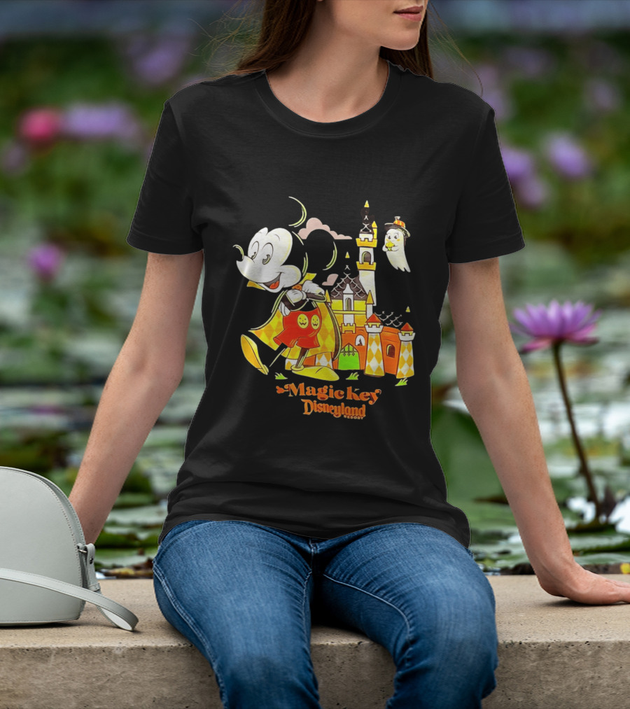 Mickey Mouse Magic Key Disneyland Resort Halloween Castle Ghost T-Shirt