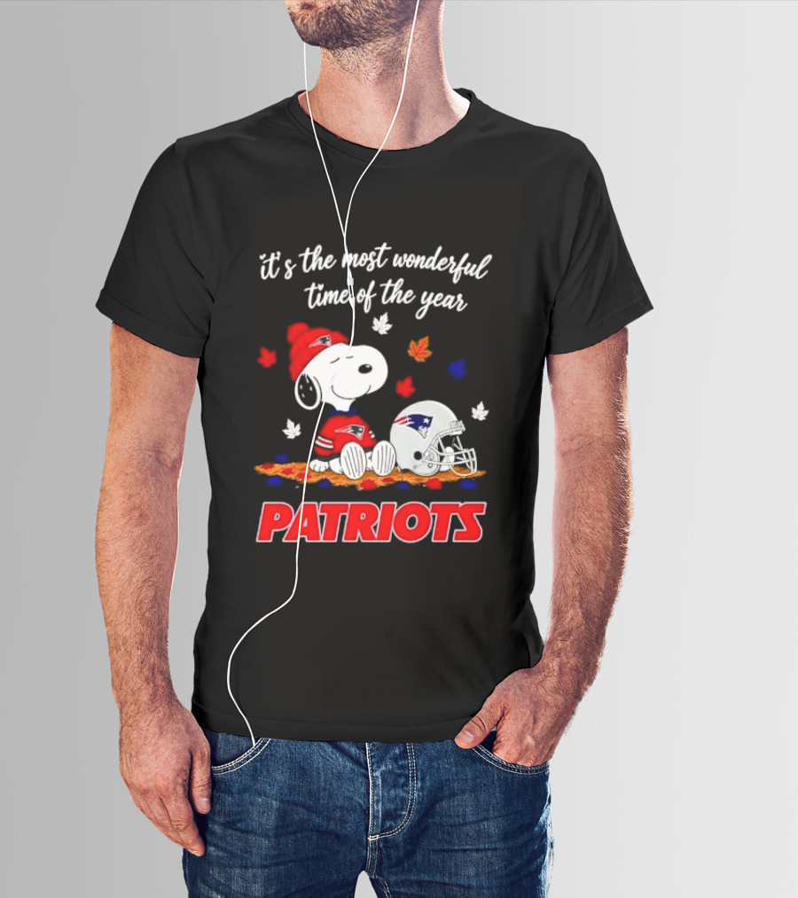 New England Patriots Snoopy It's The Most Wonderful Time Of The Year Autumn Leaves T-Shirt
