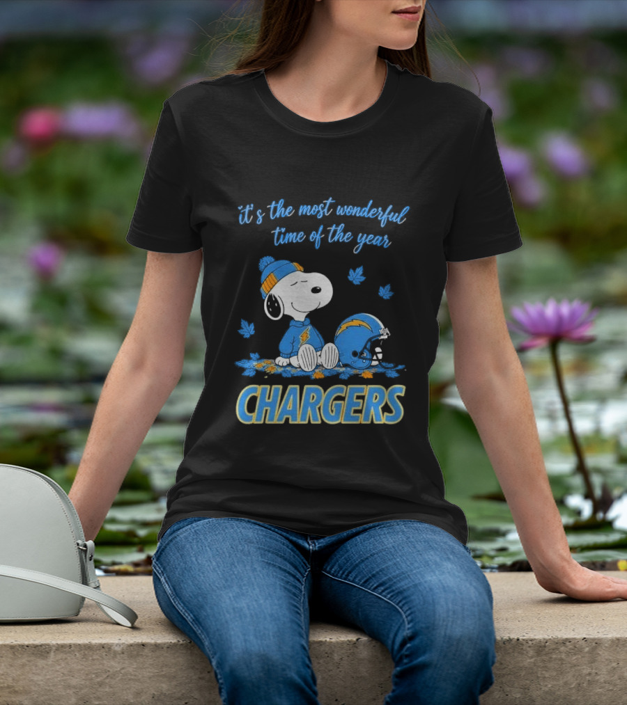 It's The Most Wonderful Time Of The Year Los Angeles Chargers Snoopy Sitting Helmet Falling Leaves T-Shirt