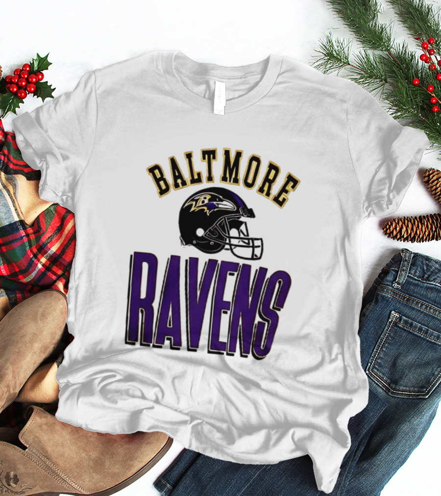Baltimore Ravens Everyone Es Women's Sports Ravens Helmet T-Shirt