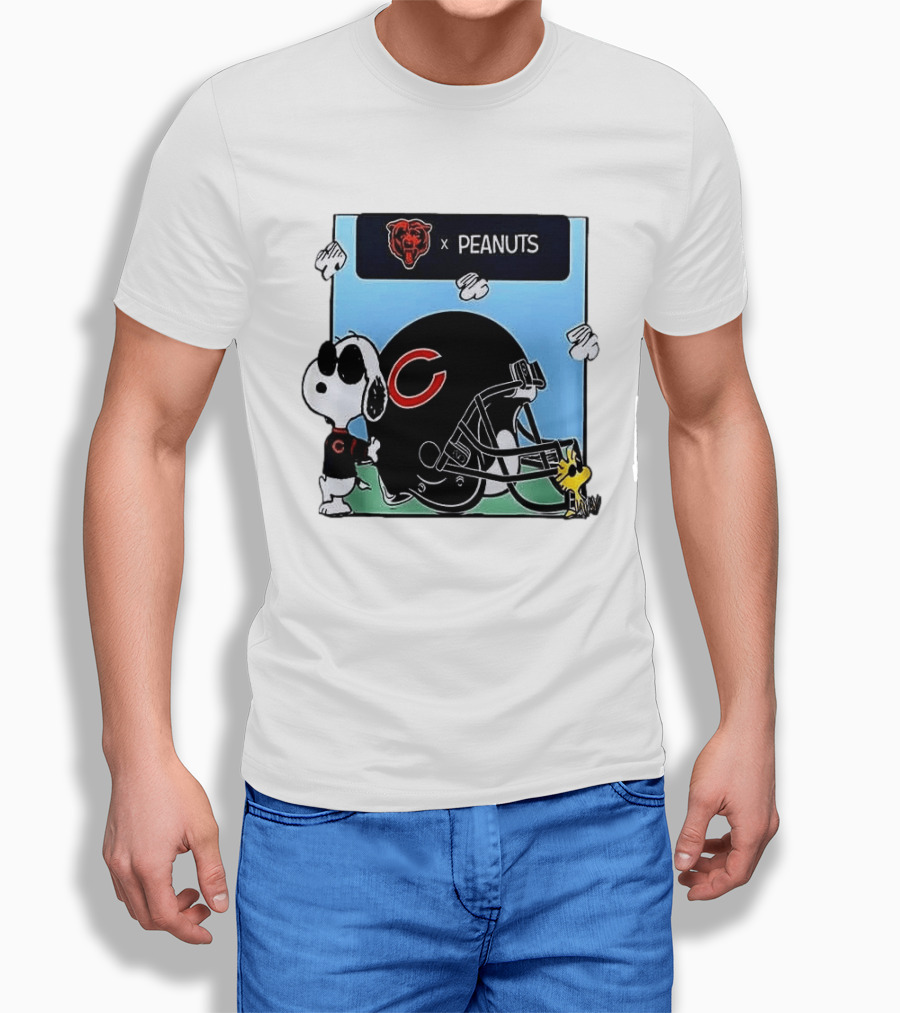 Chicago Bears X Peanuts Snoopy Woodstock Football Collaboration T-Shirt