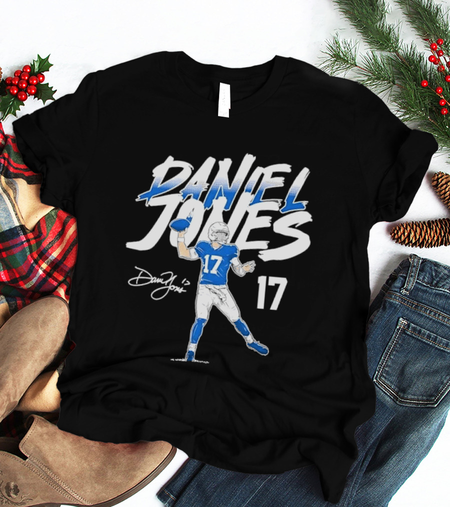 Daniel Jones 17 Quarterback Throwing Football Sketch Brushstroke T-Shirt