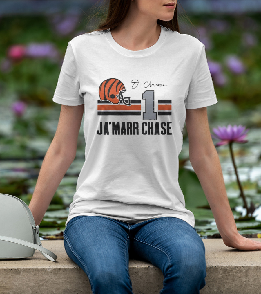 Cincinnati Bengals Ja'Marr Chase Helmet 1 J Signature Stripes Wood Texture T-Shirt