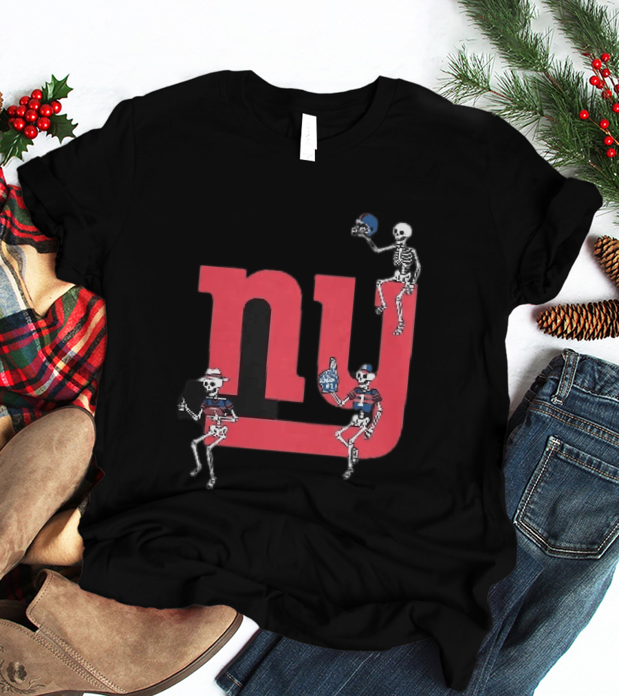 New York Giants Skeletons Dance With Football Helmets T-Shirt