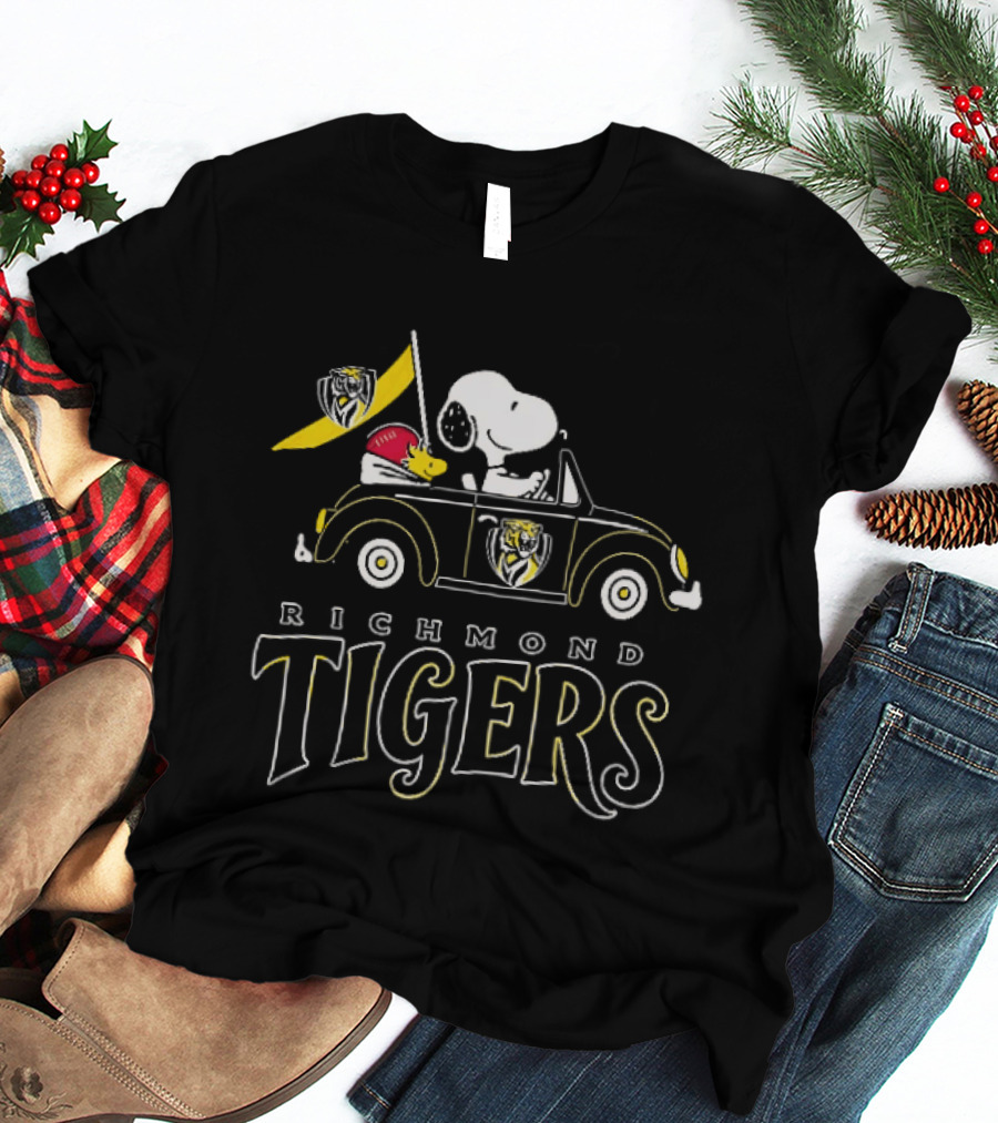 Richmond Tigers Snoopy Woodstock Driving Beetle Car T-Shirt