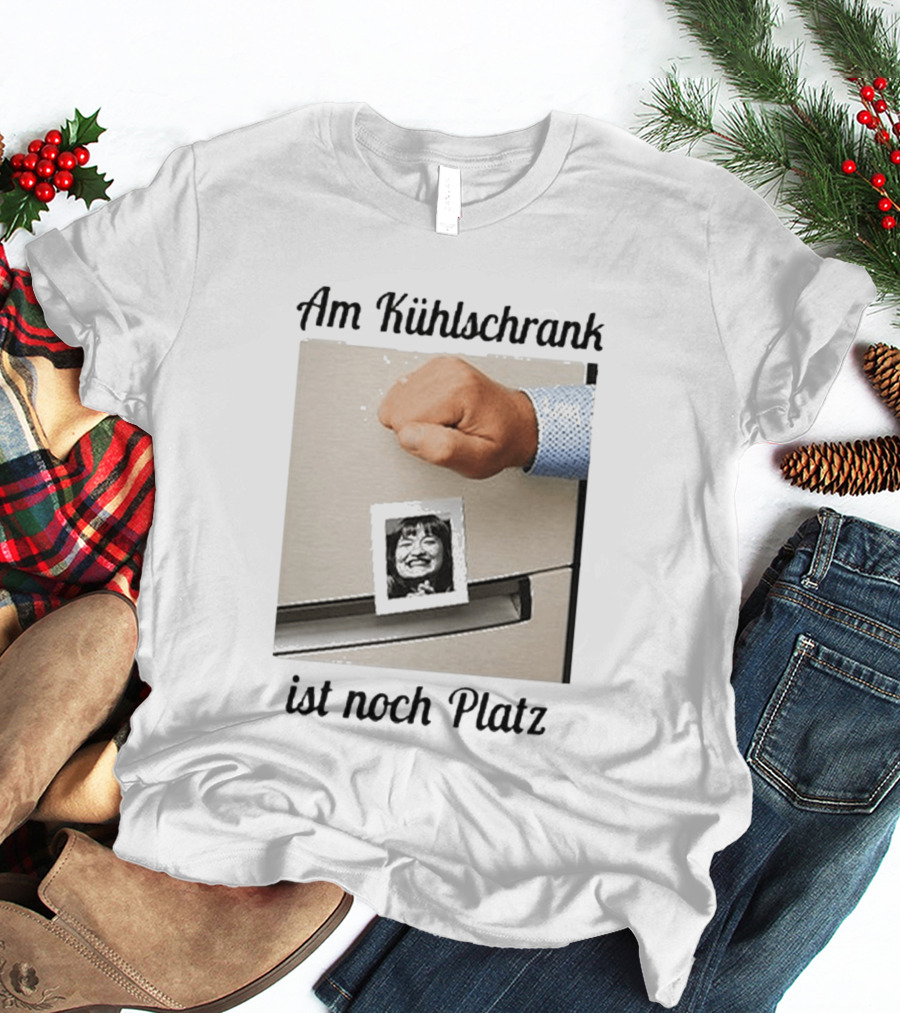 Am Kühlschrank Ist Noch Platz Foto Moustache Hand T-Shirt