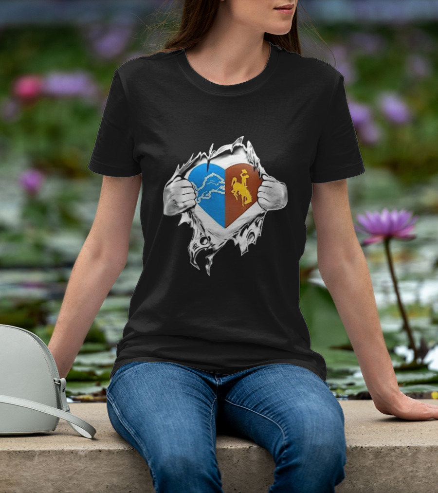 Detroit Lions Wyoming Cowboys Heart Ripped Skin T-Shirt