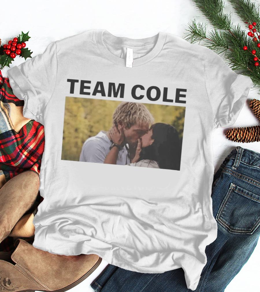 Team Cole Romantic Kiss Scene T-Shirt