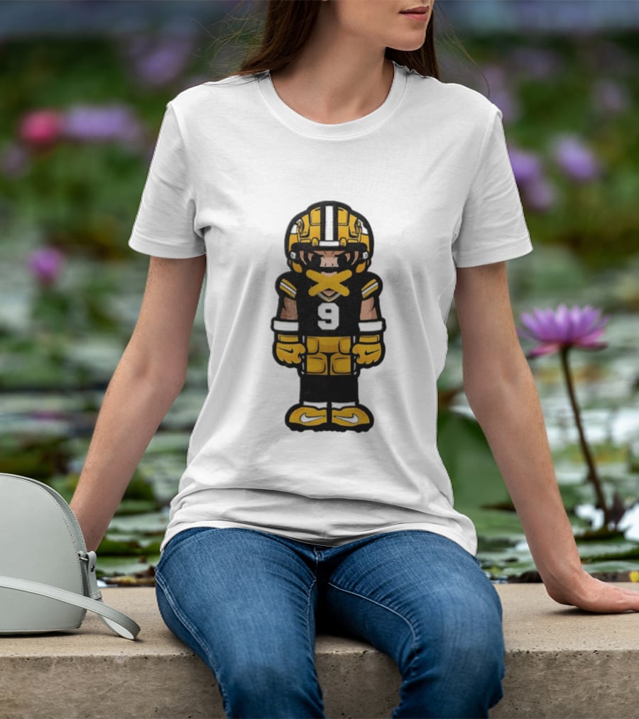 Christian Watson No 9 Chibi Green Bay Packers Football Player T-Shirt